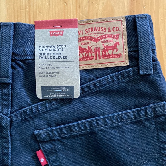SALE! 🖤NWT: LEVI’S✨ Women’s High Waisted Mom Shorts - Size 27 - Picture 11 of 15